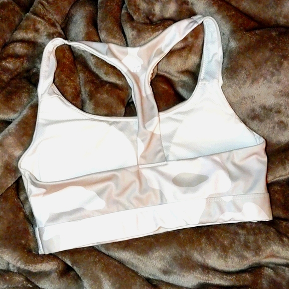 🎈5/$30!🎈 all in motion}}} 🟤 camo sports bra - Picture 2 of 5